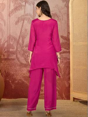 Embroidered sweetheart neck kurta & trousers kurta sets 5