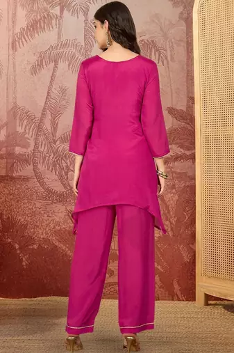 Embroidered sweetheart neck kurta & trousers kurta sets
