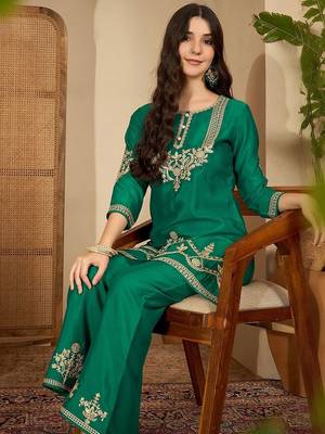 Floral embroidered thread work straight kurta & palazzos 4