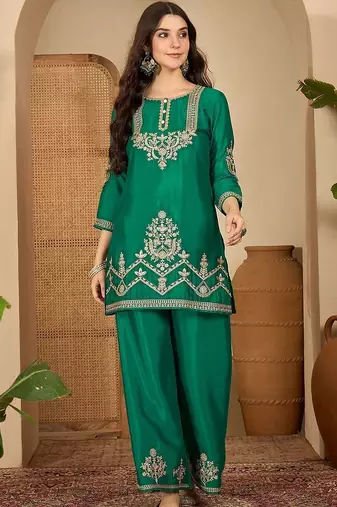 Floral embroidered thread work straight kurta & palazzos