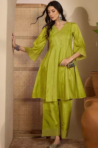 Embroidered v-neck kurta & trousers kurta sets