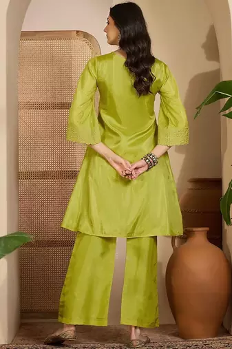 Embroidered v-neck kurta & trousers kurta sets
