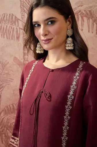 Embroidered round-neck kurta & harem pants