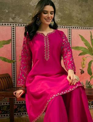 Embroidered v-neck kurta & palazzos 2