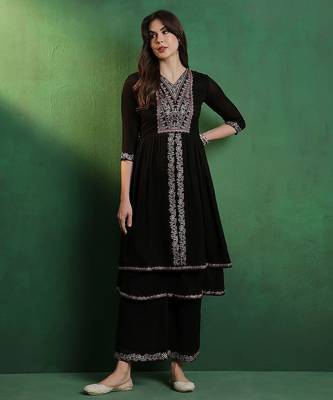 Alina cut embroidered a-line silk kurta with palazzo set 4
