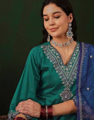 Embroidered kurta & trouser with dupatta 2