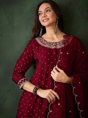Geometric printed zari & sequinned a-line kurta & palazzo with dupatta 2