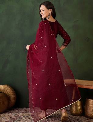 Geometric printed zari & sequinned a-line kurta & palazzo with dupatta 5
