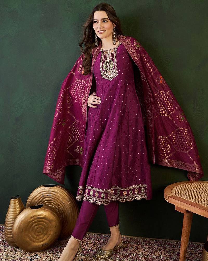 Floral embroidered layered kurta with trouser & dupatta