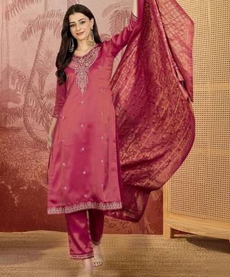 Zari sequence thread embroidered v-neck straight kurta & trousers with dupatta 1