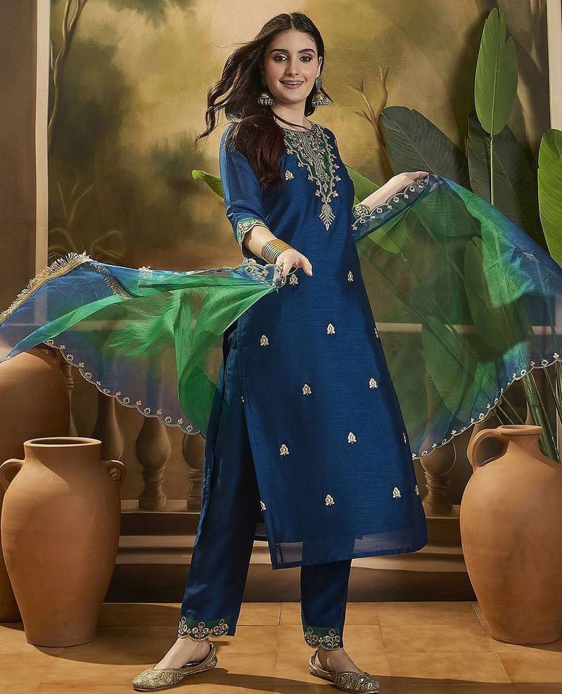 Embroidered sequence kurta trousers with dupatta