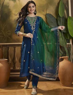 Embroidered sequence kurta trousers with dupatta 2