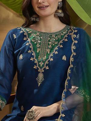 Embroidered sequence kurta trousers with dupatta 3