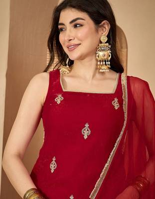 Women silk blend embroidered kurta sets with dupatta 2