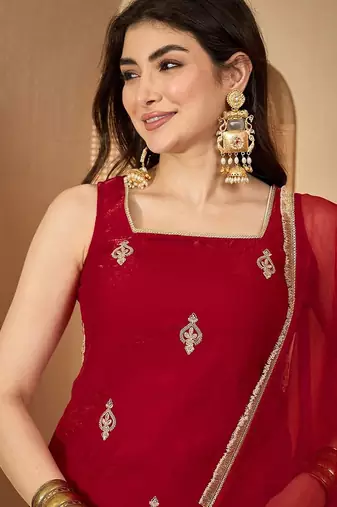Women silk blend embroidered kurta sets with dupatta