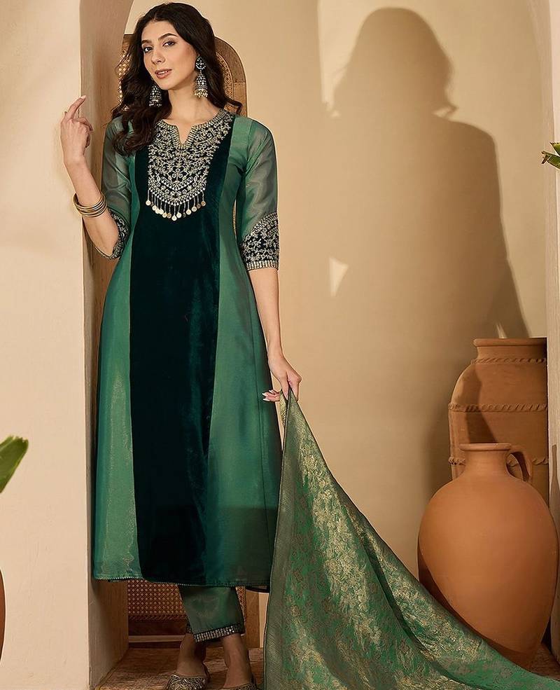 Embroidered round neck straight kurta & trousers with dupatta