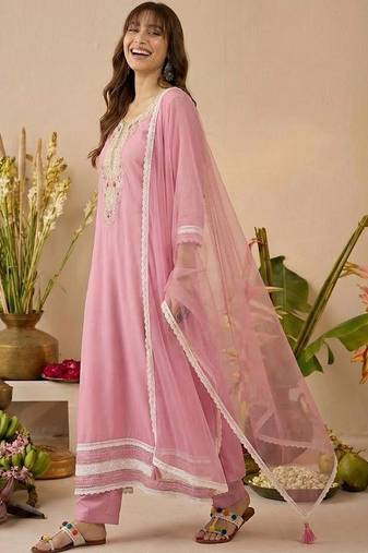 Embroidered round neck kurta & trousers with dupatta