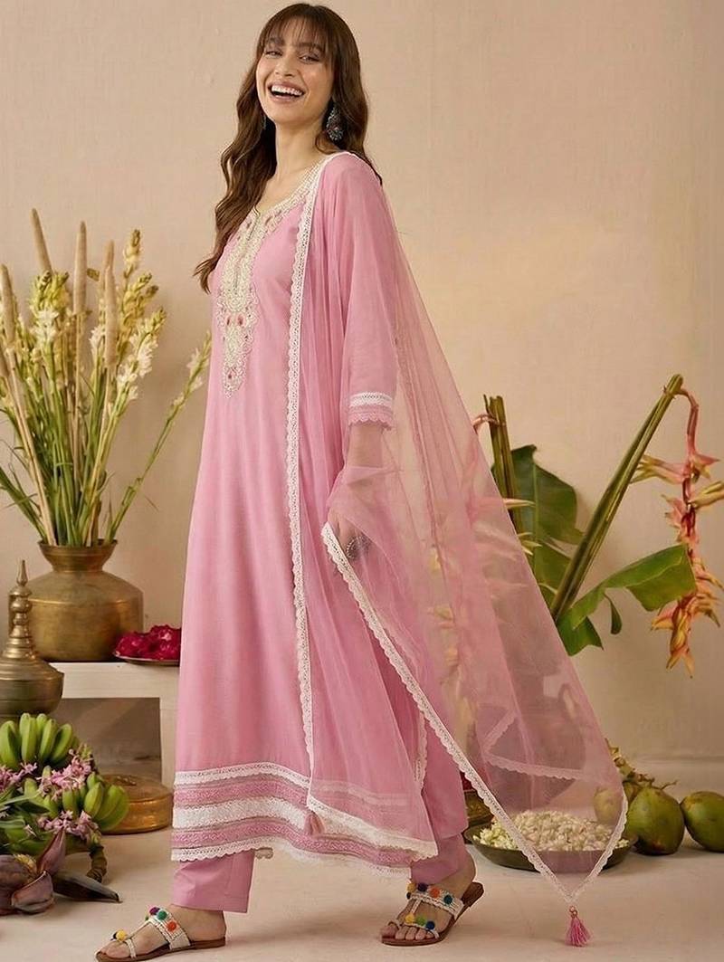 Embroidered round neck kurta & trousers with dupatta
