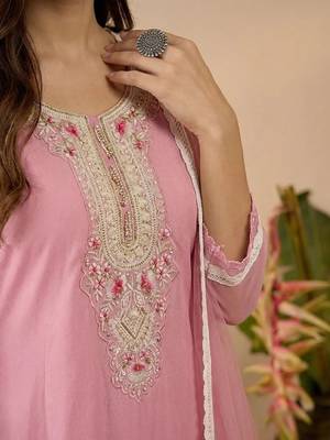 Embroidered round neck kurta & trousers with dupatta 2