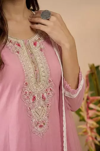 Embroidered round neck kurta & trousers with dupatta