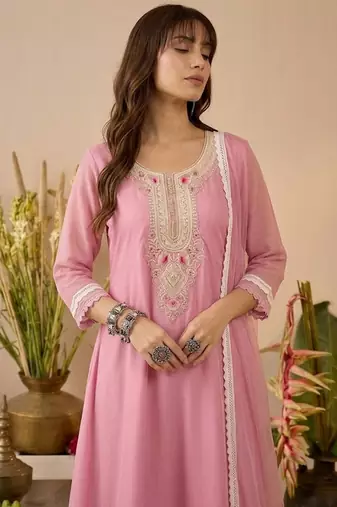 Embroidered round neck kurta & trousers with dupatta