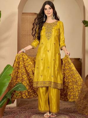 Zari sequence thread embroidered kurta with trousers & dupatta 1