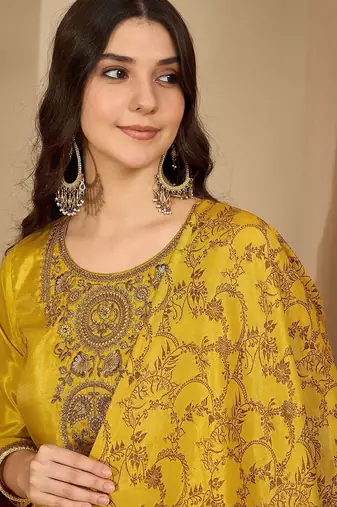 Zari sequence thread embroidered kurta with trousers & dupatta