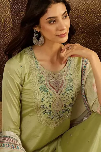 Embroidered round neck kurta & trousers with dupatta