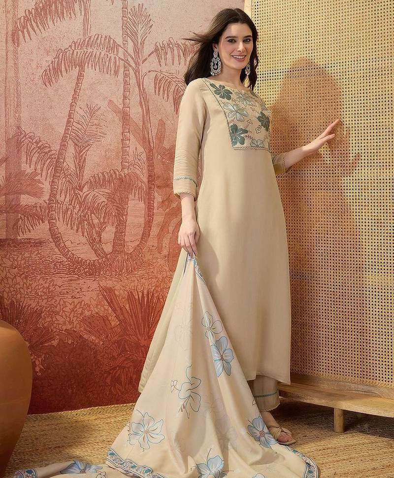 Embroidered round neck straight kurta & trousers with dupatta