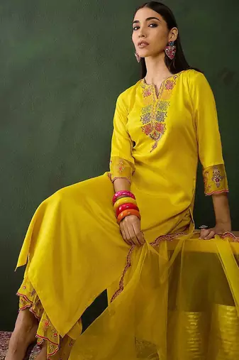 Women embroidered three quarter sleeves kurta & trousers with dupatta