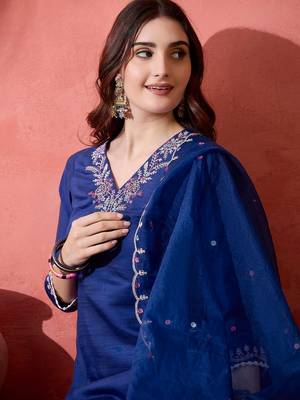 Blue floral embroidered v-neck sequinned straight kurta with trousers and dupatta 2