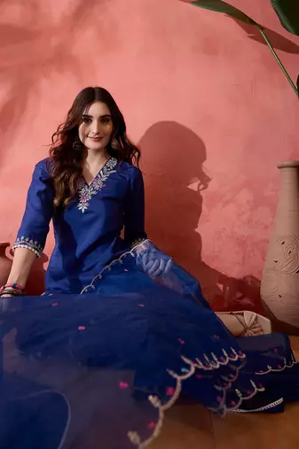 Blue floral embroidered v-neck sequinned straight kurta with trousers and dupatta