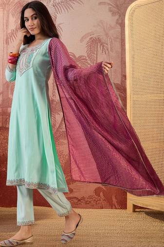 Embroidered round neck kurta & trousers kurta set