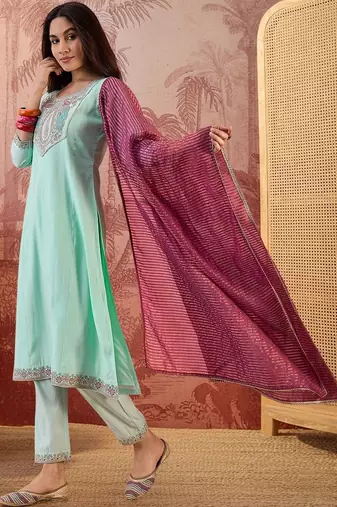 Embroidered round neck kurta & trousers kurta set