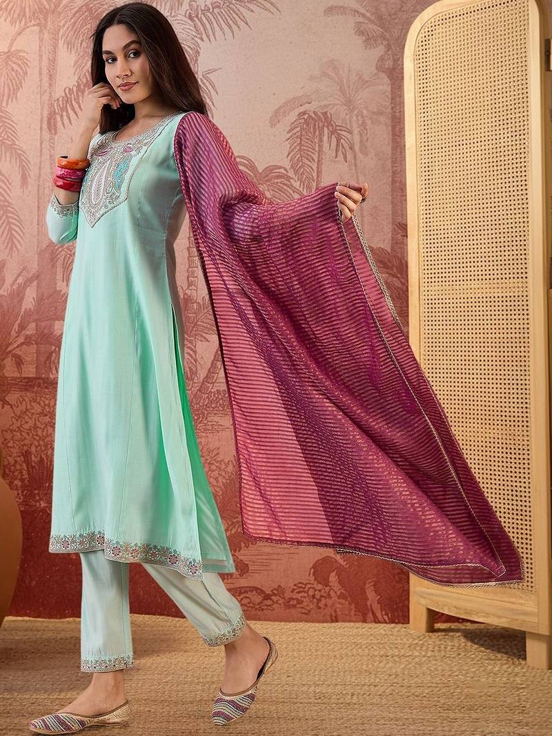 Embroidered round neck kurta & trousers kurta set