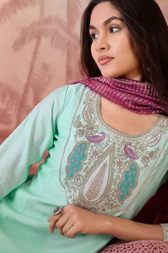 Embroidered round neck kurta & trousers kurta set