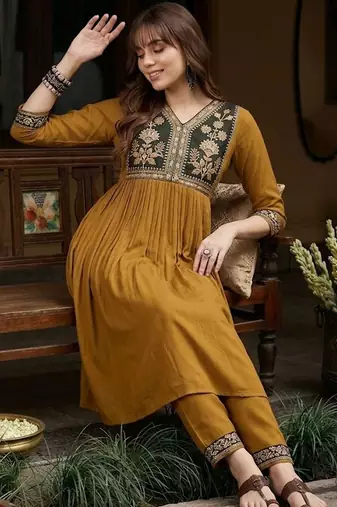 Embroidered v-neck kurta & trousers