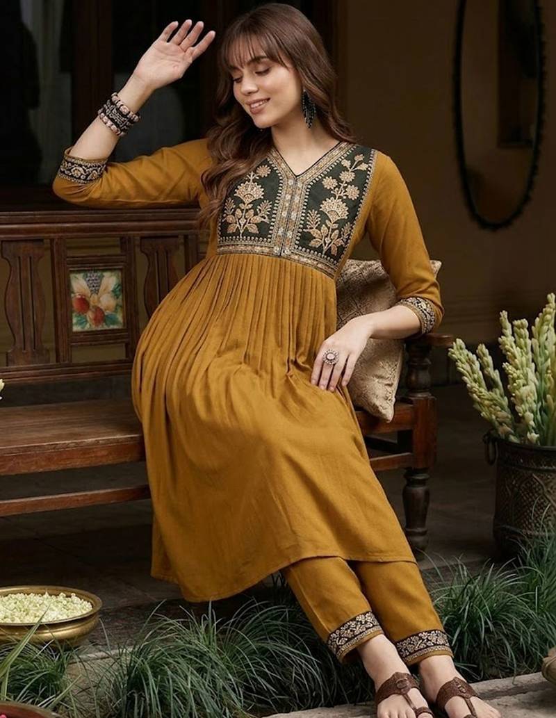 Embroidered v-neck kurta & trousers