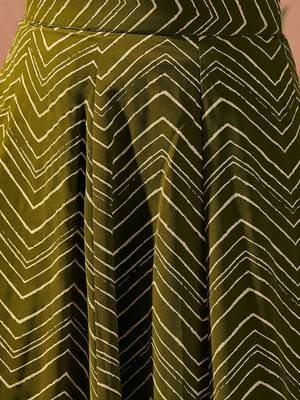 Embroidered a-line kurta with skirt 4
