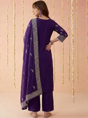 Embroidered round neck kurta & trousers with dupatta 3