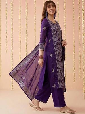Embroidered round neck kurta & trousers with dupatta 1