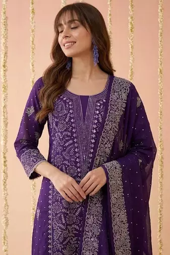 Embroidered round neck kurta & trousers with dupatta