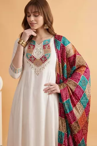 Embroidered notched neck kurta & trousers with dupatta