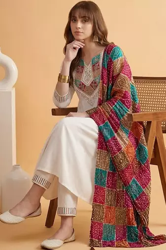 Embroidered notched neck kurta & trousers with dupatta