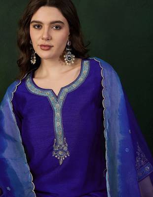Blue floral embroidered notch neck straight kurta with trouser & dupatta 2