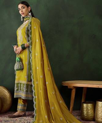 Paisley embroidered regular kurta with trousers & dupatta 5