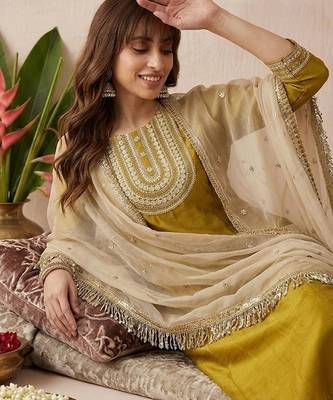 Embroidered round neck a-line kurta & trousers with dupatta 5