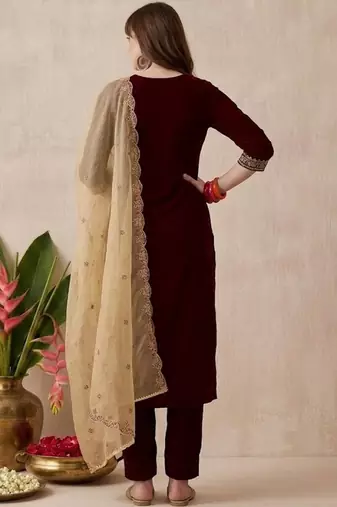 Embroidered velvet round neck kurta & trousers with dupatta