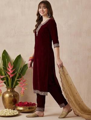 Embroidered velvet round neck kurta & trousers with dupatta 5