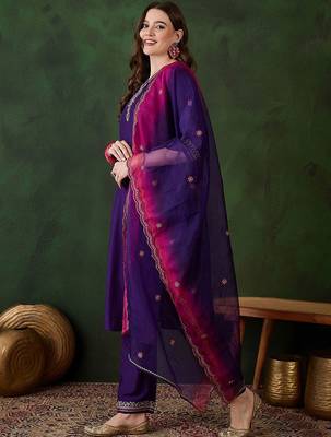 Purple floral embroidered zari straight kurta with trouser & dupatta 5